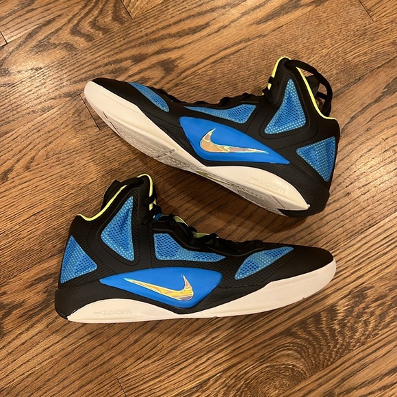 💕x2HP💕Nike Air zoom hyperfuse basketball shoe black blue and neon green - Picture 3 of 16
